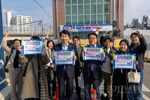 [크기변환]260313_[사진자료] 경상원, ‘통큰 세일’ 앞두고 양평 물맑은시장 현장 점검 (1).JPG