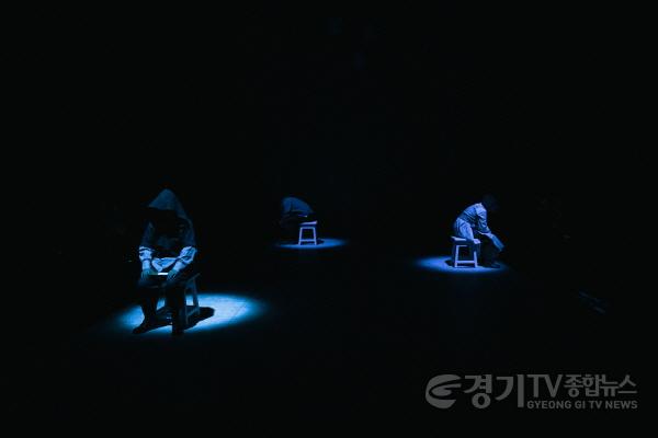 [크기변환]이미지_(1)2024 쿼드초이스_구구선 사람들 ⓒ서울문화재단 대학로극장 쿼드·장준구 (3).jpg