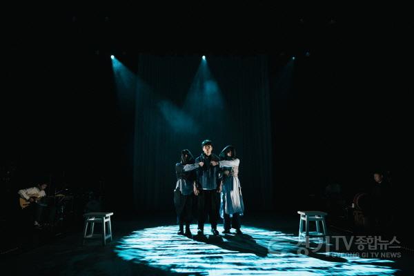 [크기변환]이미지_(1)2024 쿼드초이스_구구선 사람들 ⓒ서울문화재단 대학로극장 쿼드·장준구 (1).jpg