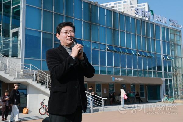 [크기변환]10-1. 이상일 용인특례시장이 21일 SERI PAK with 용인 ON THE SAME TRACK 기부런 행사에 참석해 축사하고 있다.jpg