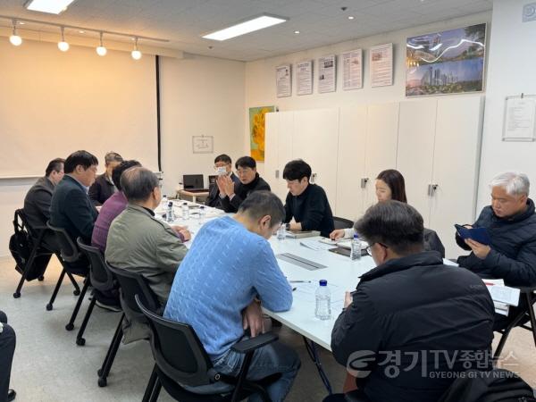 [크기변환]3-2. 용인특례시가 지역내 리모델링주택조합 현장을 방문해 관계자들과 의견을 교환했다..jpg