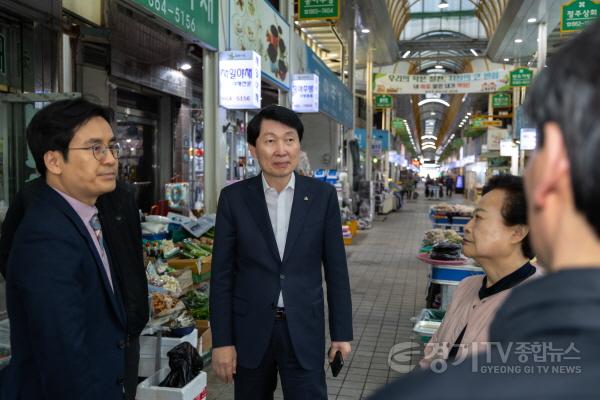 [크기변환]260326_[사진자료] 경상원, ‘통큰 세일’ 북부 상권 현장 점검…도민 참여 독려 (3).JPG
