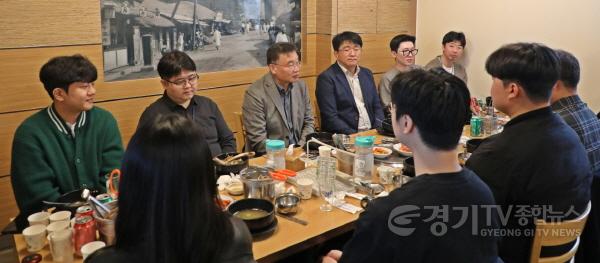 [크기변환]2. 수원시 팔달구, 2025~2026 제설 유공 공무원 대상 격려 오찬 간담회 개최.JPG