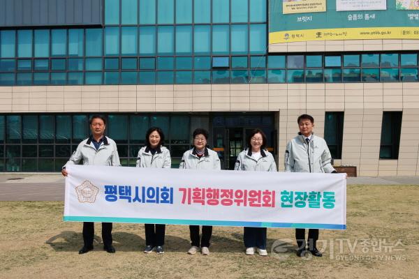 [크기변환]사진3) 3일차 배다리도서관 방문한 평택시의회 기획행정위원회.jpg