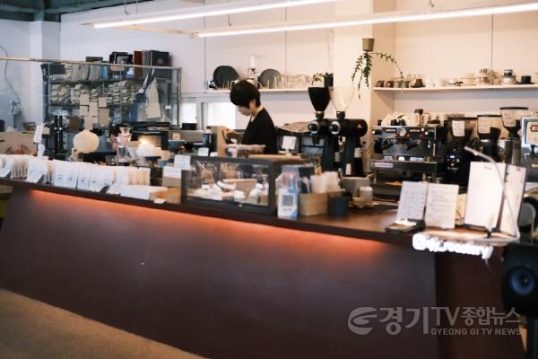 [크기변환]기획보도 사진3_서지연로스터리 풍경.jpg