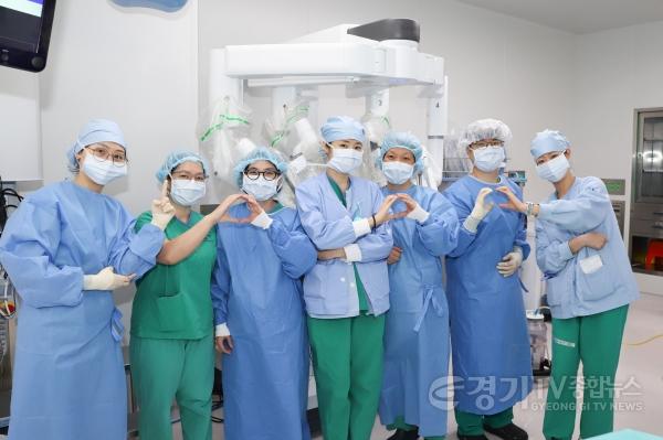 [크기변환][사진 1] 연세대 용인세브란스병원 박주현 교수, 산부인과 로봇수술 개인 1,000례 달성.jpg