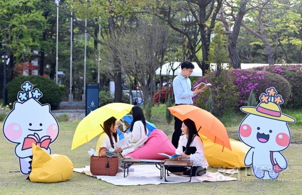 [크기변환](사진2)4월  도서관에 ‘입덕’할 시간! 하남 9개 도서관 96색 독서문화행사 개막.JPG