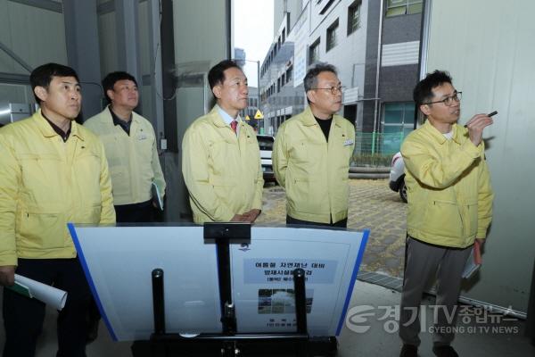 [크기변환]16-1 평택시장 여름철 자연재난 대비 주요 방재시설 현장점검.jpg