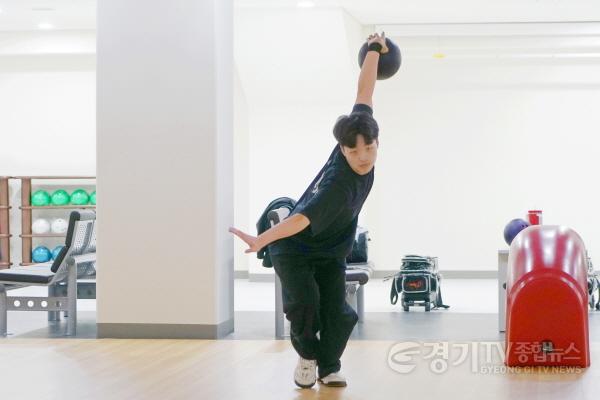 [크기변환]“광주의 명예 걸고 스트라이크!”... 경기도체육대회 5연패 향한 ‘무적’ 광주시청 볼링팀의 거침없는 질주 (1).jpg