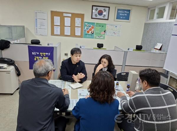 [크기변환]260414 유영일 의원, 안양 의용소방대 현장 의견 청취.jpeg