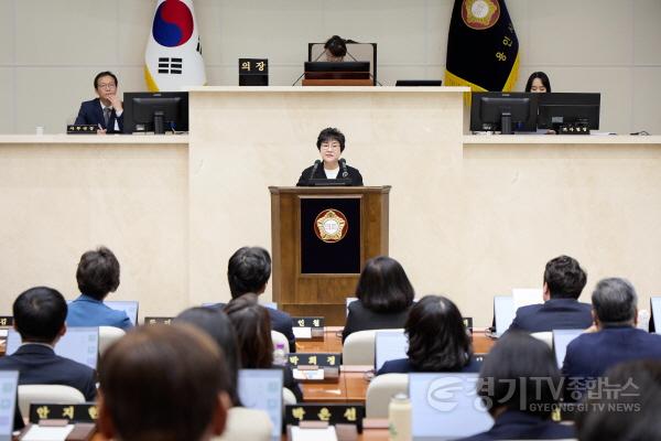 [크기변환]사진3. 용인특례시의회 장정순 의원이 15일 열린 제302회 임시회 제3차 본회의에서 5분 자유발언을 하고 있다..jpg