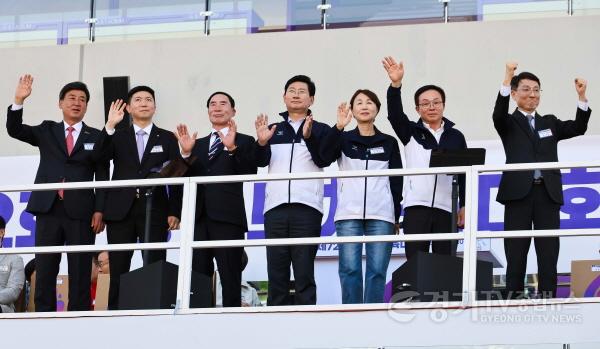 [크기변환]9-3. 이상일 용인특례시장이 16일 제72회 경기도체육대회 2026 광주에 출전한 용인선수단을 격려했다..jpg