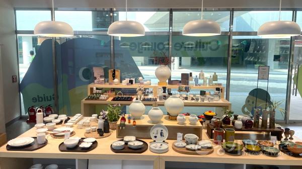 [크기변환](사진자료2) 경기도 컬처라운지 ‘경기,장(場)’서 ‘경기도자상점’ 현장사진.jpg