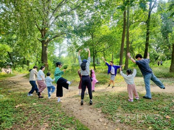 [크기변환][0417] 경기상상캠퍼스, 소셜(Social)·생태(Green)·예술(Art)을 아우르는 융합형 문화예술교육 본격 추진_(1) 숲숲학교.jpg