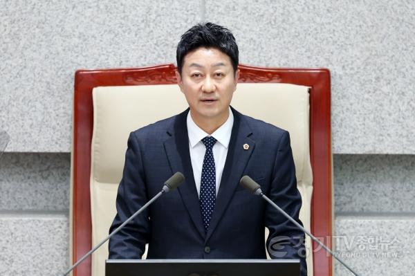 [크기변환]260421 김진경 의장, 제389회 임시회 본회의 개회...“위기 앞에 책임 다하는 의회 되도록 최선 다해야” (1).jpg