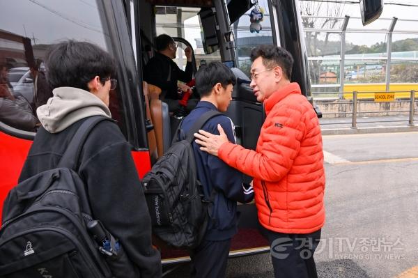 [크기변환]01-2 ‘아저씽’ 지평면 통학환경 현장 점검.jpg