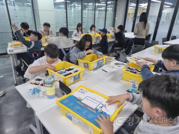 [크기변환]260422_경기도교육청미래과학교육원__‘에듀테크_교구_대여_및_교육지원_사업’_추진(경기도교육청미래과학교육원)(사진1).jpg