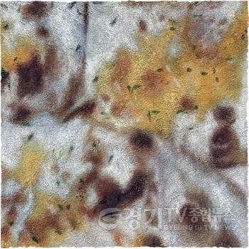 [크기변환][사진자료] 박이재, 〈86×86〉, 2026, 나무합판에 세라믹미디엄과 과슈, 20 × 20 cm.jpg