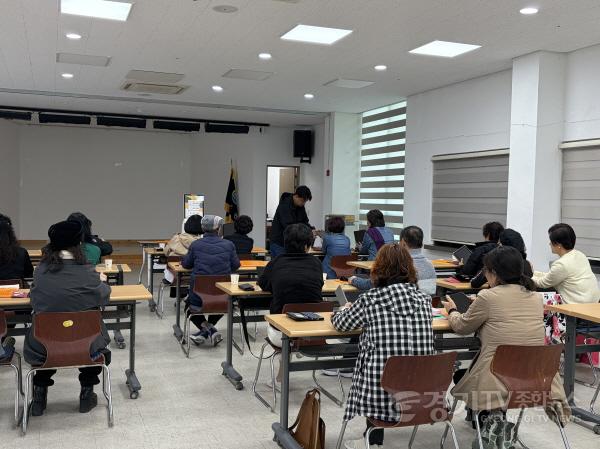 [크기변환]01-키오스크 주문, 이제 우리도 할 수 있어요! 달리는 디지털 학당 열기 가득(2).jpeg