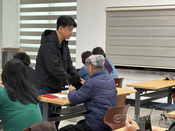 [크기변환]01-키오스크 주문, 이제 우리도 할 수 있어요! 달리는 디지털 학당 열기 가득(3).jpeg