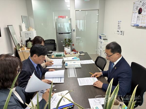 [크기변환]260429 김선영 의원, 부실 행정은 꼬집고 민생 예산은 살린다... 복지·보건 추경안 긴급 점검(1).jpg