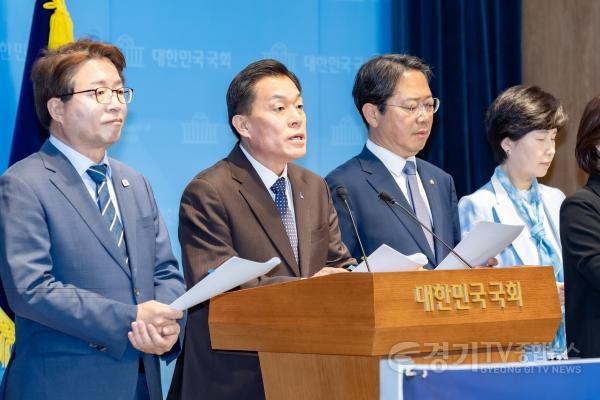[크기변환]사진2)이재준 수원특례시장, “특례시 지원 특별법, 국민이 체감하는 변화로 이어지도록 역할 다하겠다”.jpg