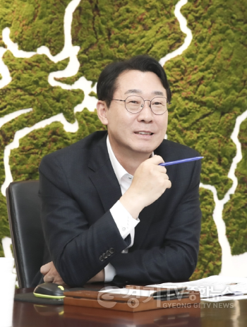 [크기변환]정명근 인터뷰사진.png