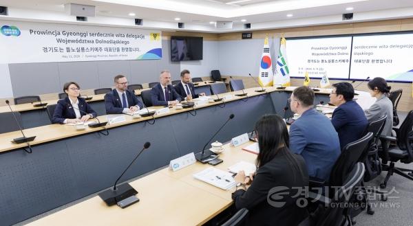 [크기변환]돌노실롱스키에주 면담 (2).jpg