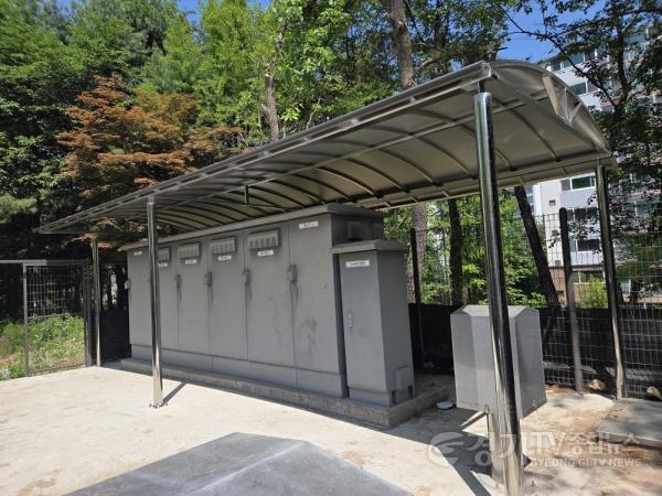 [크기변환]3-2. 용인특례시가 죽전지식산업센터 가압장에 차양을 설치했다.JPG