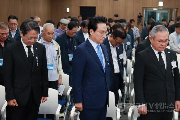 [크기변환](사진1) 안민석캠프_5_18_미래를_설계하는_역사교육으로_이어가겠다_0518.jpg