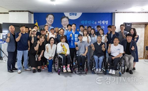 [크기변환][재송부] 사진 = 화성 체육인들과 간담회를 가진 정명근 후보 ⓒ 정명근 선거사무소 제공.jpg