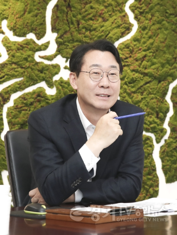 [크기변환]정명근 인터뷰사진.png