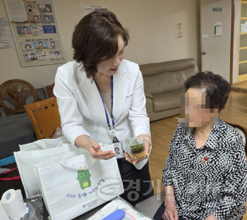 [크기변환]2. 처인·기흥·수지구 보건소는 전문의 상담, 원예 치유, 방문 건강관리 등 지역별 특성에 맞춘 프로그램으로 재가암환자을 돕고 있다.png