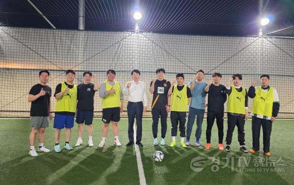 [크기변환]260526_[사진자료] 김민철 경상원장, 직원들과 영화관람·축구 즐기며 동호회 활동 참가 (4).jpg