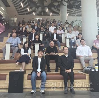 [크기변환]단체사진.jpg