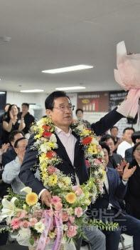 [크기변환]이현재 하남시장 당선인.jpg