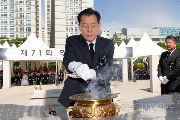 [크기변환]1-1. 이재준 수원특례시장, “최고의 보훈은 국가유공자와 그 가족이 사회에서 존경받으며 명예롭게 살아가는 환경을 만드는 것”.jpg