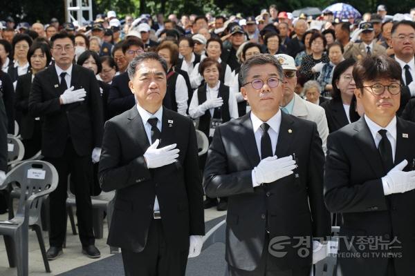[크기변환]1-2 평택시 제71회 현충일 추념식 거행.jpg