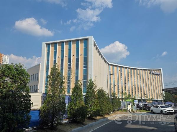 [크기변환]공사01-첫 공공건축물 건립대행 사업오학동 문화복지센터 무재해 준공 눈앞(1).jpg