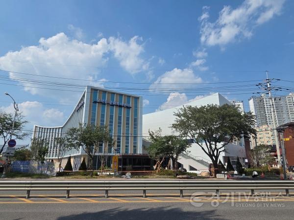 [크기변환]공사01-첫 공공건축물 건립대행 사업오학동 문화복지센터 무재해 준공 눈앞(2).jpg