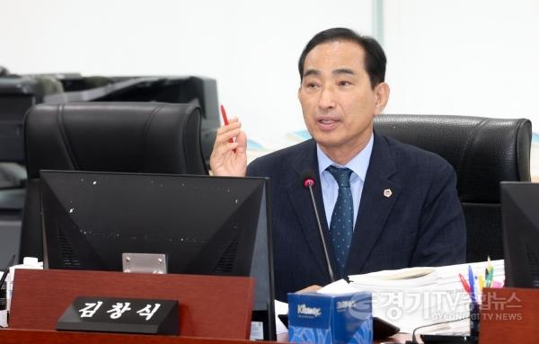 [크기변환][크기변환]260622_김창식_의원__집행률보다_도민_체감_성과_강조_(1).jpg