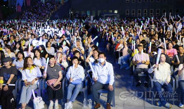 [크기변환]7-2. 27일 용인포은아트홀 야외광장에서 열린 ‘제철 예술광장 6월 연극놀이터’가 성황리에 마무리됐다.jpg