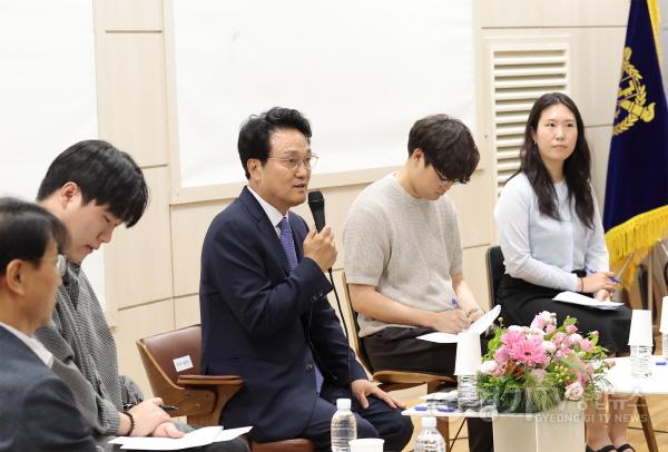 [크기변환]0629_(사진1)안민석_서울대_사범대_토크콘서트.jpg