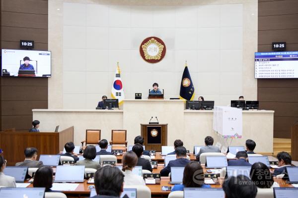 [크기변환]20260701 용인특례시의회, 제304회 임시회 열어…의장 장정순, 부의장 김길수 선출(1).jpg
