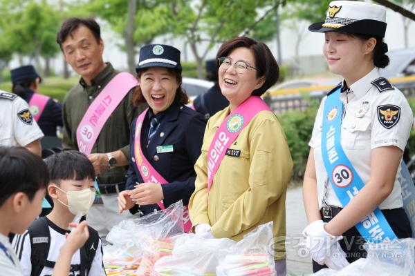 [크기변환]1 (소통협치담당관) 김보라 안성시장, 민선 9기 첫 일정은 어린이 안전 (1).jpg