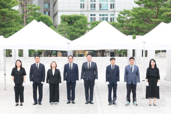 [크기변환]260702 더불어민주당 현충탑 참배(2).JPG