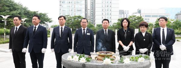 [크기변환]국민의힘, 제12대 신임 대표단 현충탑 참배2.JPG
