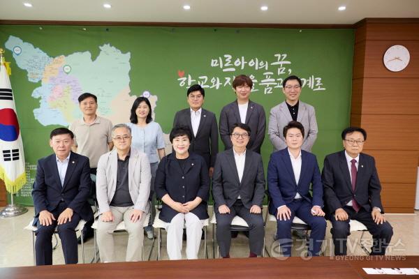 [크기변환]20260708 용인특례시의회 의장단, 유관기관 방문하며 협력 강화 나서(5)용인교육지원청.jpg