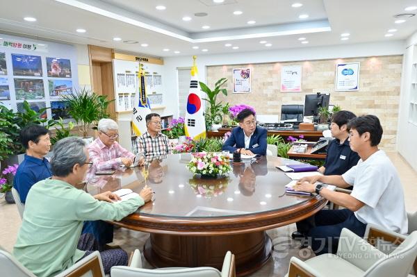 [크기변환]01-1 소통하는 군수실 운영사진.jpg