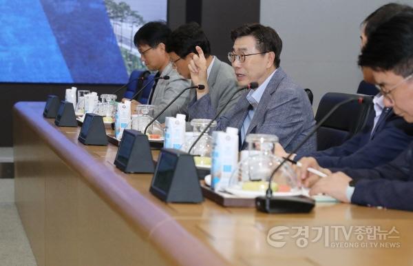 [크기변환]1-4 최원용 평택시장 반도체는 속도 민선 9기 핵심 평택형 소부장 생태계 구축 본격화.jpg